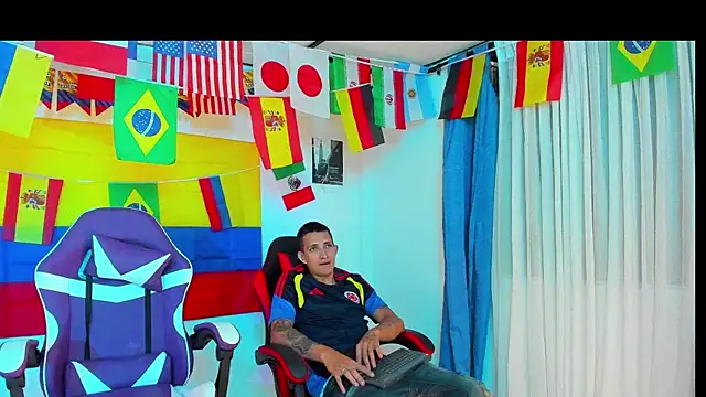 parejacaliente20154 online show from 07/01/26, 02:02