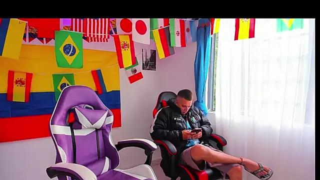 parejacaliente20154 online show from 07/08/26, 11:37