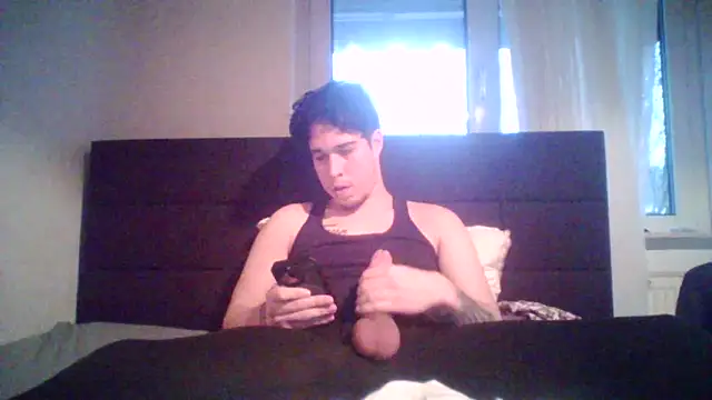 Latinoslv online show from 12/04/25, 02:59