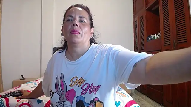 sofiamature01 online show from 11/04/25, 11:15