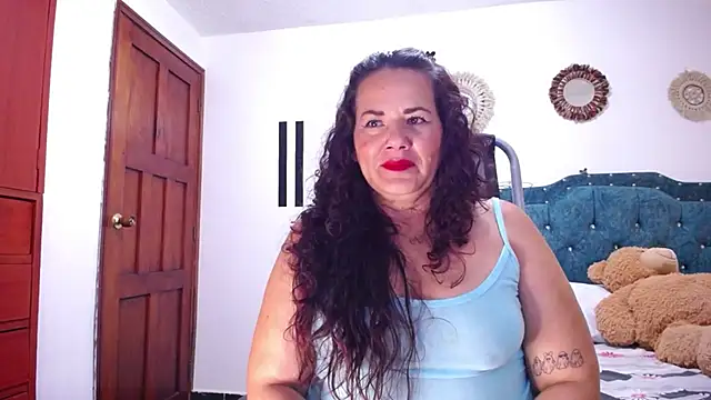 sofiamature01 online show from 01/31/26, 07:11