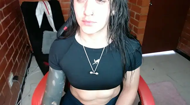 Snapshot of dannafitness chatting on 02/05/25, 06:59 dannafitness online show from 02/05/25, 06:59