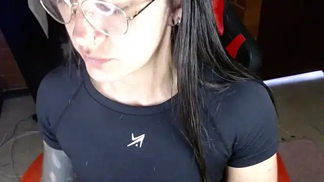 Snapshot of dannafitness chatting on 02/24/25, 06:58 dannafitness online show from 02/24/25, 06:58