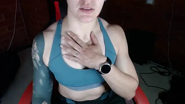 Snapshot of dannafitness chatting on 03/22/25, 06:25 dannafitness online show from 03/22/25, 06:25