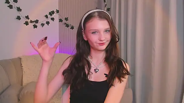 CindyGarrison online show from 02/01/25, 04:03