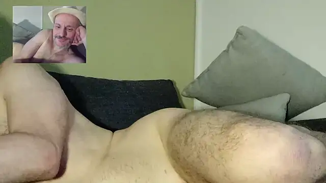 Snapshot of Zed0l1Mod chatting on 12/23/24, 10:10 Zed0l1Mod online show from 12/23/24, 10:10