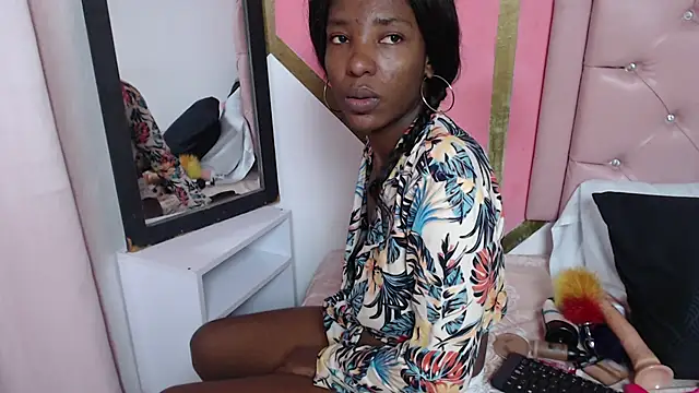 Madeline Woods online show from 02/26/25, 07:27