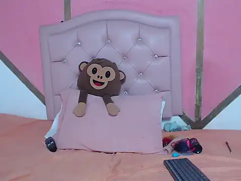 Madeline Woods online show from 10/13/25, 02:50