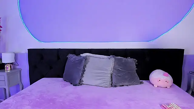 Julieta Cortes   online show from 10/11/25, 12:15