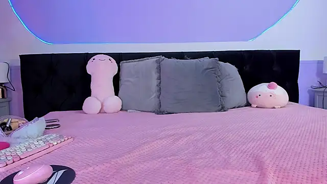 Julieta Cortes   online show from 10/24/25, 12:56