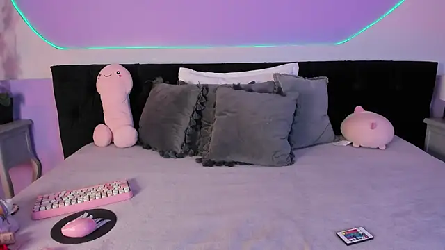 Julieta Cortes   online show from 12/03/25, 12:03