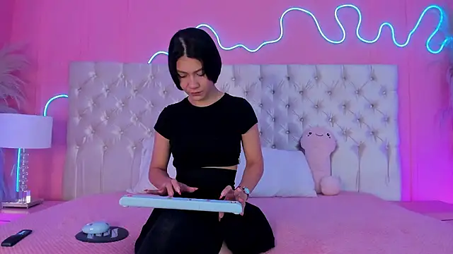 Julieta Cortes   online show from 02/14/26, 12:13