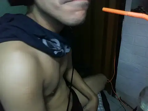 cloudyth1994 online show from 11/17/25, 12:55