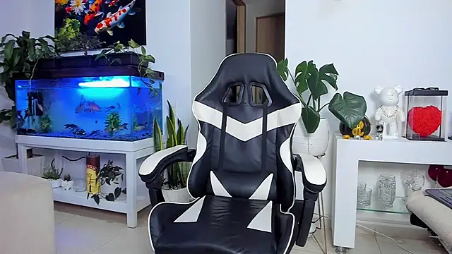 Johnnygrayson1 online show from 11/04/25, 12:21