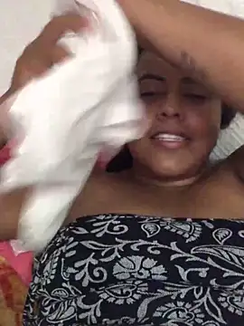 Snapshot of lollitta-33677 chatting on 12/27/24, 02:58 lollitta-33677 online show from 12/27/24, 02:58