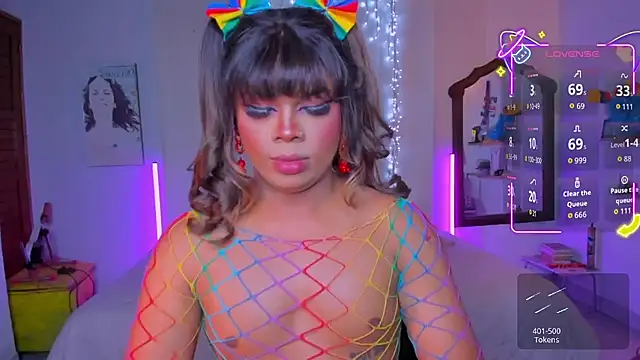 CuteRomi online show from 11/19/25, 04:56