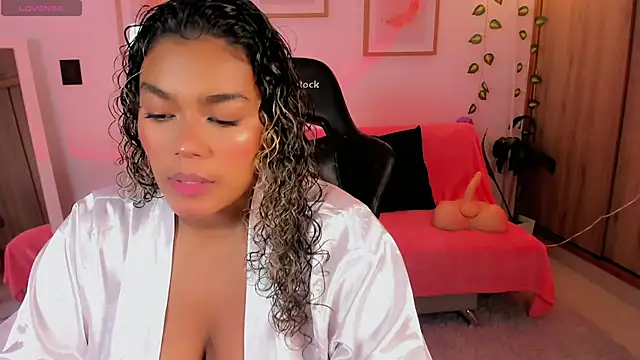 aleja montiel   online show from 04/16/26, 12:50