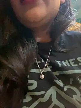 Snapshot of HaaniKaur chatting on 01/02/25, 05:07 HaaniKaur online show from 01/02/25, 05:07