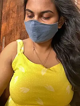 Snapshot of HaaniKaur chatting on 10/16/25, 07:20 HaaniKaur online show from 10/16/25, 07:20