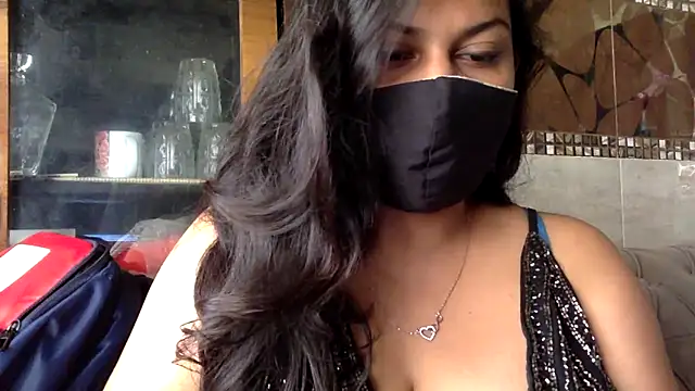 Snapshot of HaaniKaur chatting on 05/11/26, 07:58 HaaniKaur online show from 05/11/26, 07:58