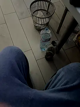 Snapshot of Lucom23 chatting on 12/01/24, 04:40 Lucom23 online show from 12/01/24, 04:40