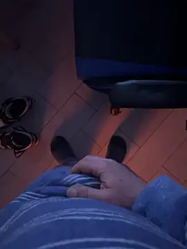 Snapshot of Lucom23 chatting on 02/04/25, 12:08 Lucom23 online show from 02/04/25, 12:08