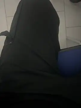 Snapshot of Lucom23 chatting on 11/18/25, 03:16 Lucom23 online show from 11/18/25, 03:16