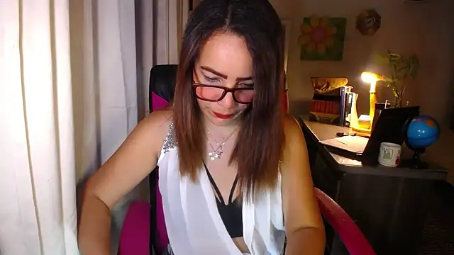 Snapshot of danielle_rose_1 chatting on 06/02/26, 02:19 danielle rose 1 online show from 06/02/26, 02:19
