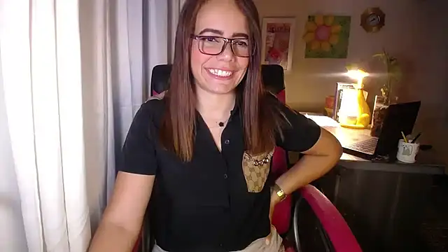 Snapshot of danielle_rose_1 chatting on 07/16/26, 02:12 danielle rose 1 online show from 07/16/26, 02:12