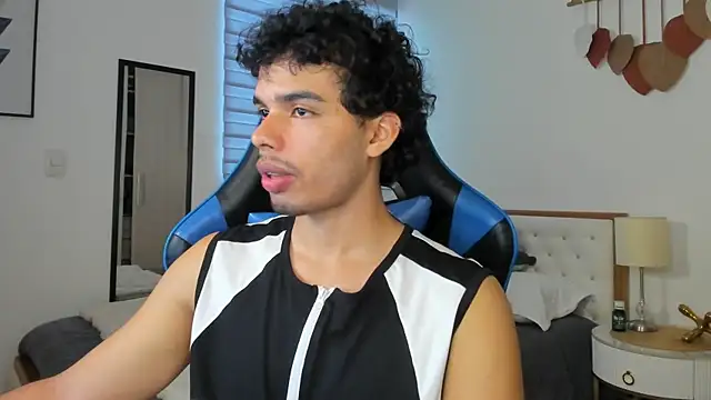 mateoleonee online show from 02/05/25, 06:26