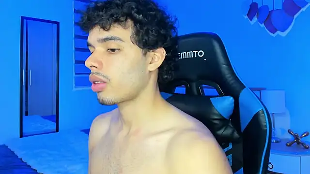 mateoleonee online show from 02/07/25, 02:19