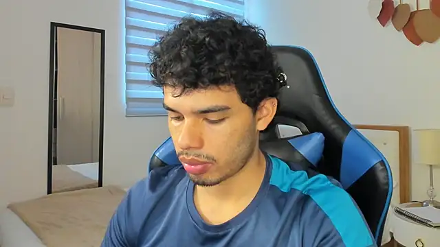 mateoleonee online show from 02/09/25, 03:56