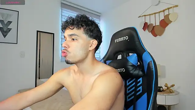 mateoleonee online show from 02/22/25, 04:51