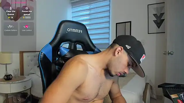 mateoleonee online show from 10/03/25, 08:28