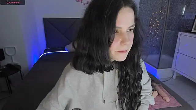 CassieEvans online show from 04/16/26, 05:41