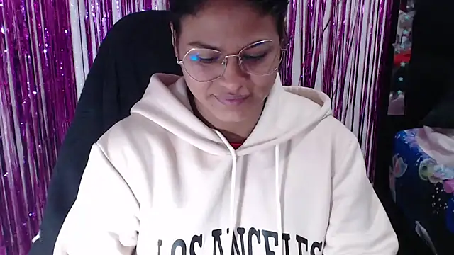 SweetAlmaa online show from 04/21/26, 09:48