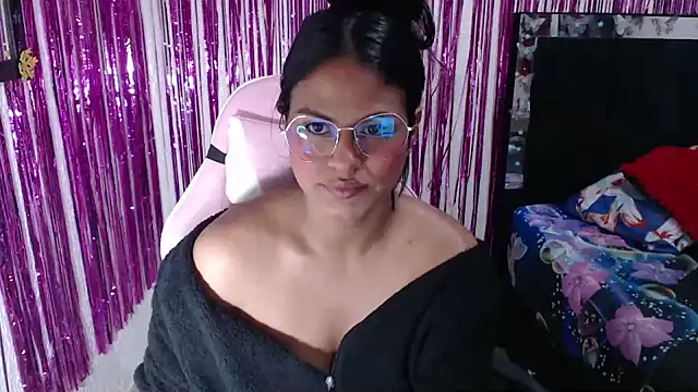 SweetAlmaa online show from 04/23/26, 09:52