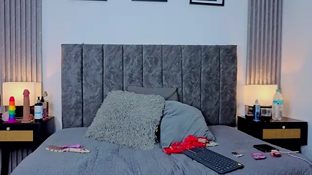 Ema Stone65 online show from 10/17/25, 10:01