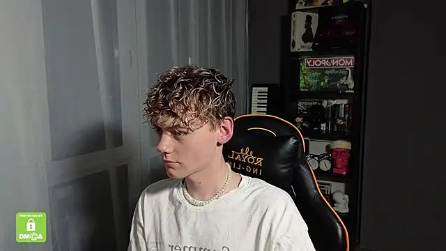 Keytaro online show from 09/30/25, 09:53