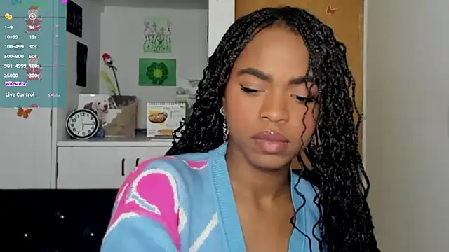 Snapshot of Marce_22 chatting on 12/14/24, 11:12 Marce 22 online show from 12/14/24, 11:12