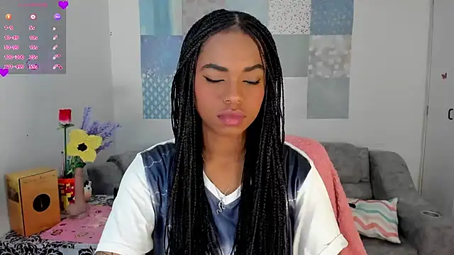 Snapshot of Marce_22 chatting on 03/10/25, 10:04 Marce 22 online show from 03/10/25, 10:04