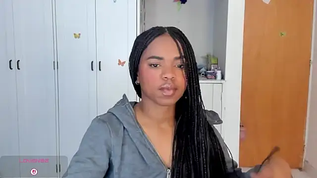 Snapshot of Marce_22 chatting on 09/24/25, 04:10 Marce 22 online show from 09/24/25, 04:10