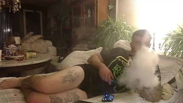 UnCuTupTheBuTT online show from 11/21/25, 04:11