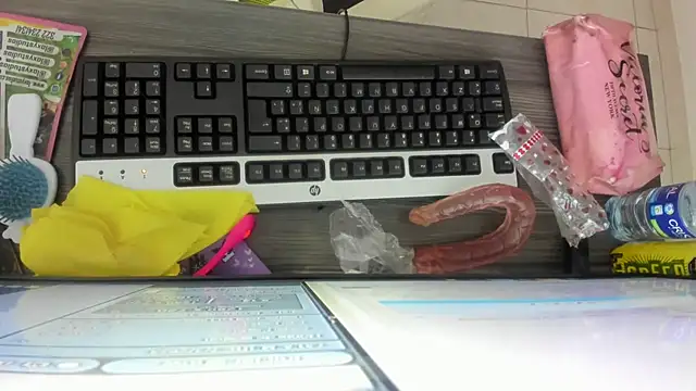 lussyevans24 online show from 03/07/25, 07:52