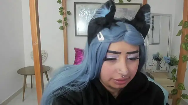 lussyevans24 online show from 03/18/25, 06:57