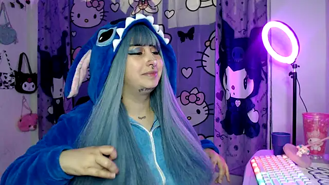 lussyevans24 online show from 10/18/25, 06:16