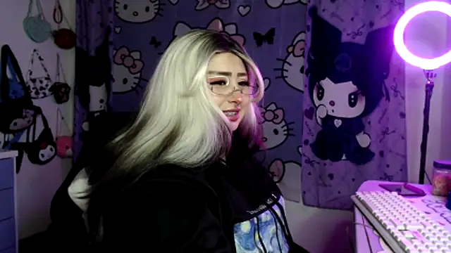 lussyevans24 online show from 03/22/26, 04:16