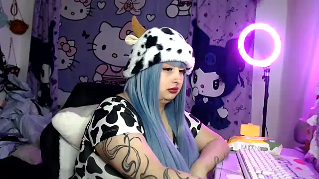 Snapshot of lussyevans24 chatting on 07/05/26, 04:19 lussyevans24 online show from 07/05/26, 04:19