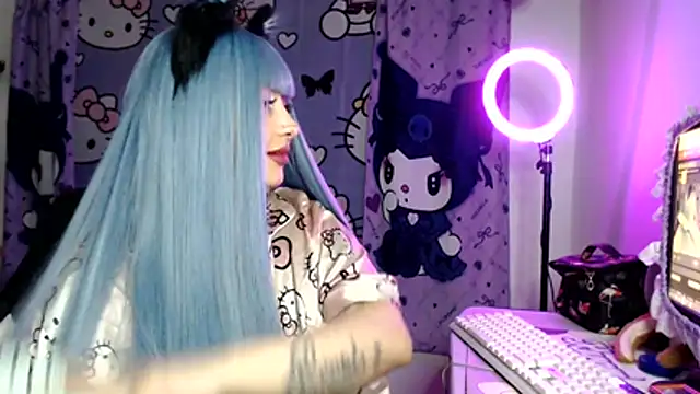 Snapshot of lussyevans24 chatting on 07/14/26, 10:21 lussyevans24 online show from 07/14/26, 10:21