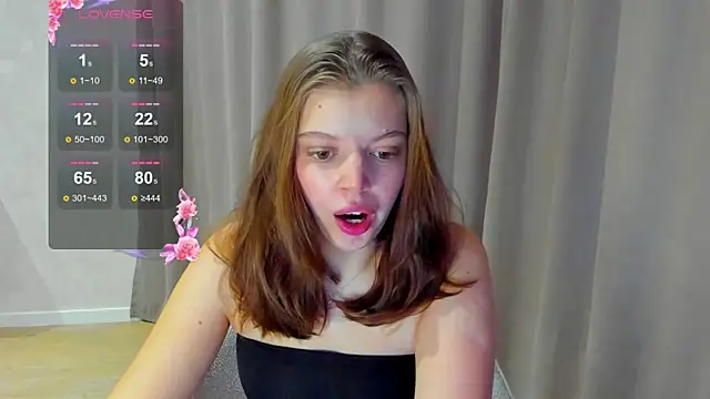 Snapshot of Nicky_Rosee chatting on 10/06/25, 01:03 Nicky Rosee online show from 10/06/25, 01:03